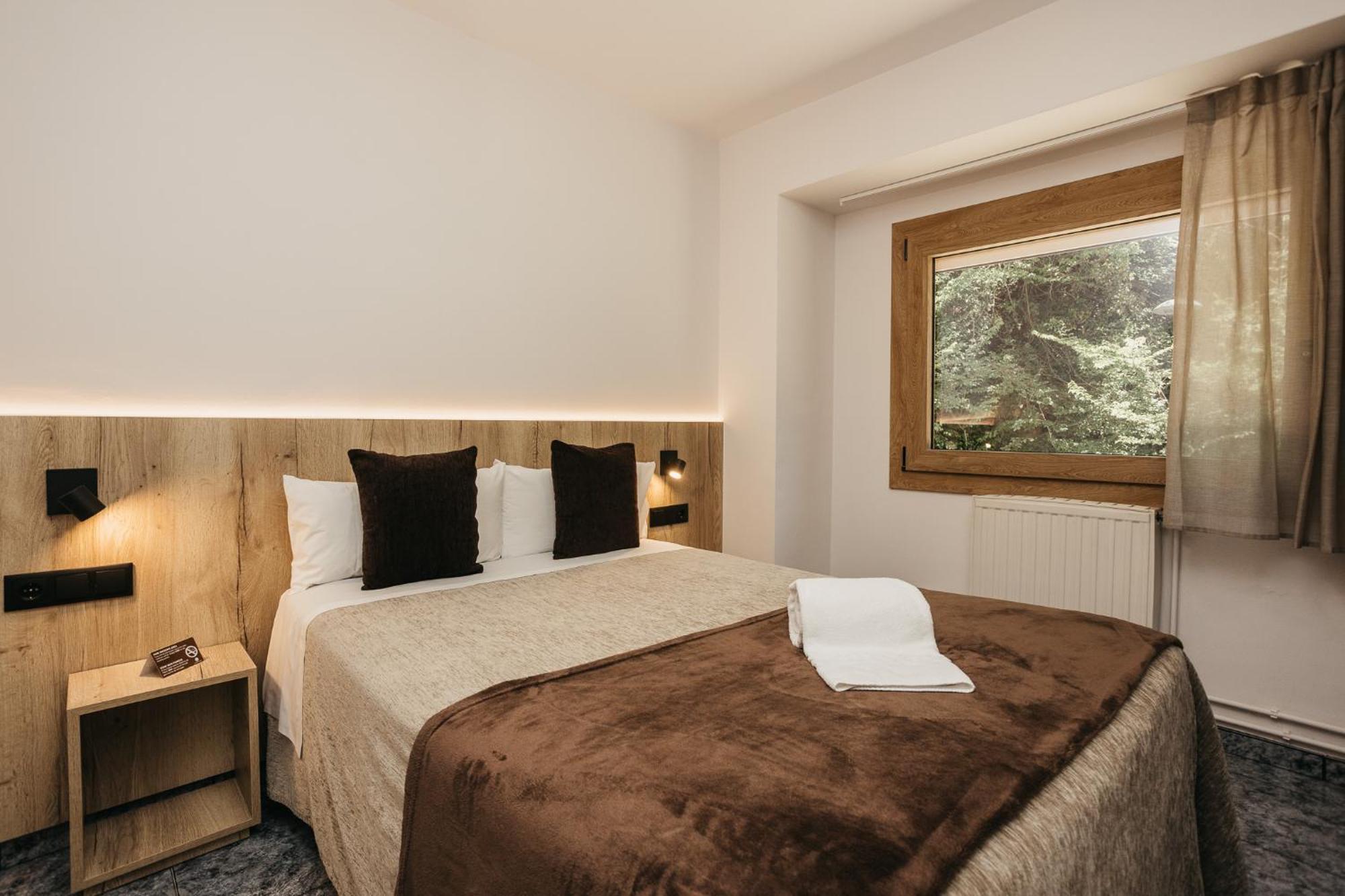 La Trobada Hotel Sport 里波尔 外观 照片