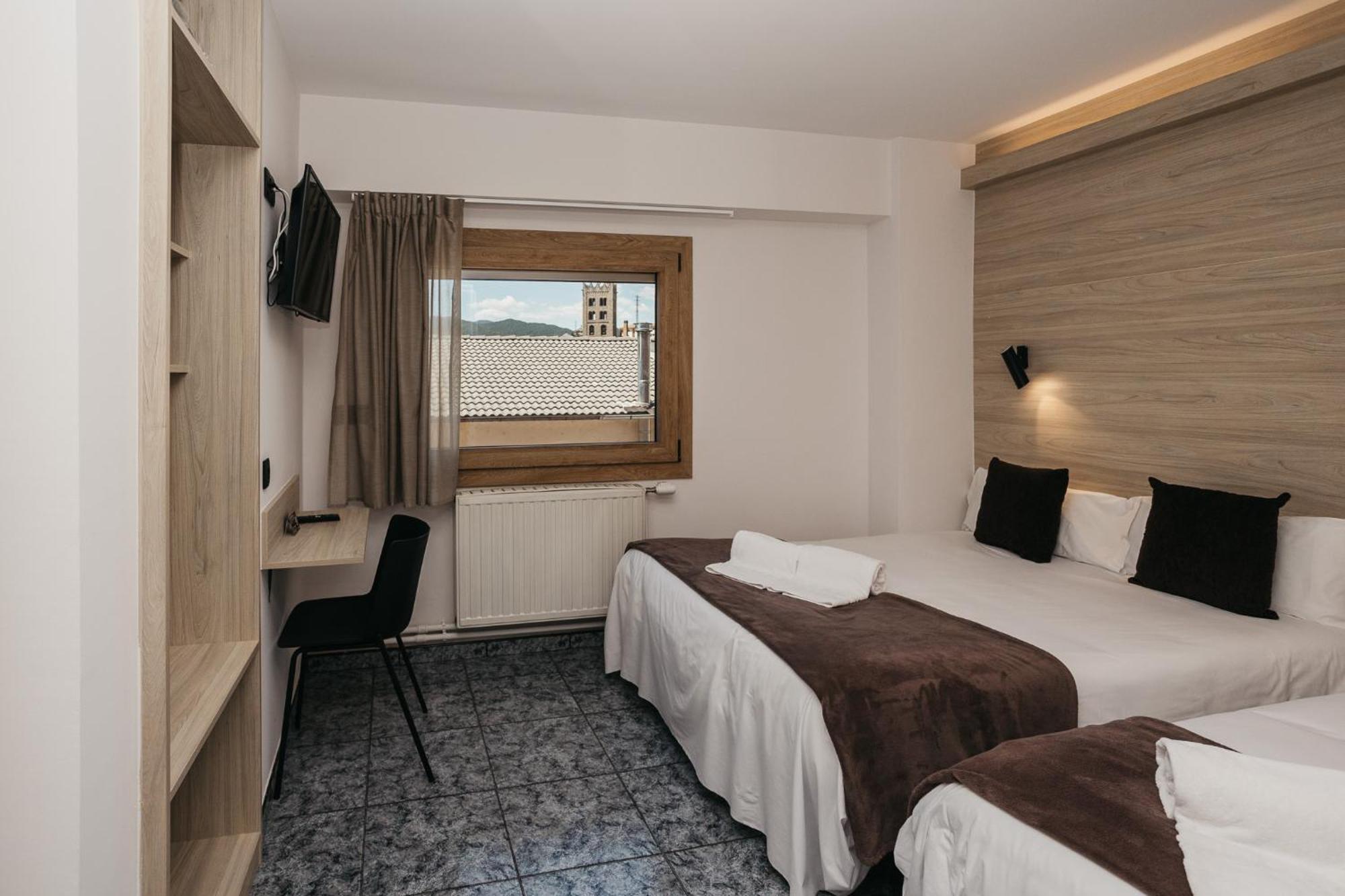 La Trobada Hotel Sport 里波尔 外观 照片