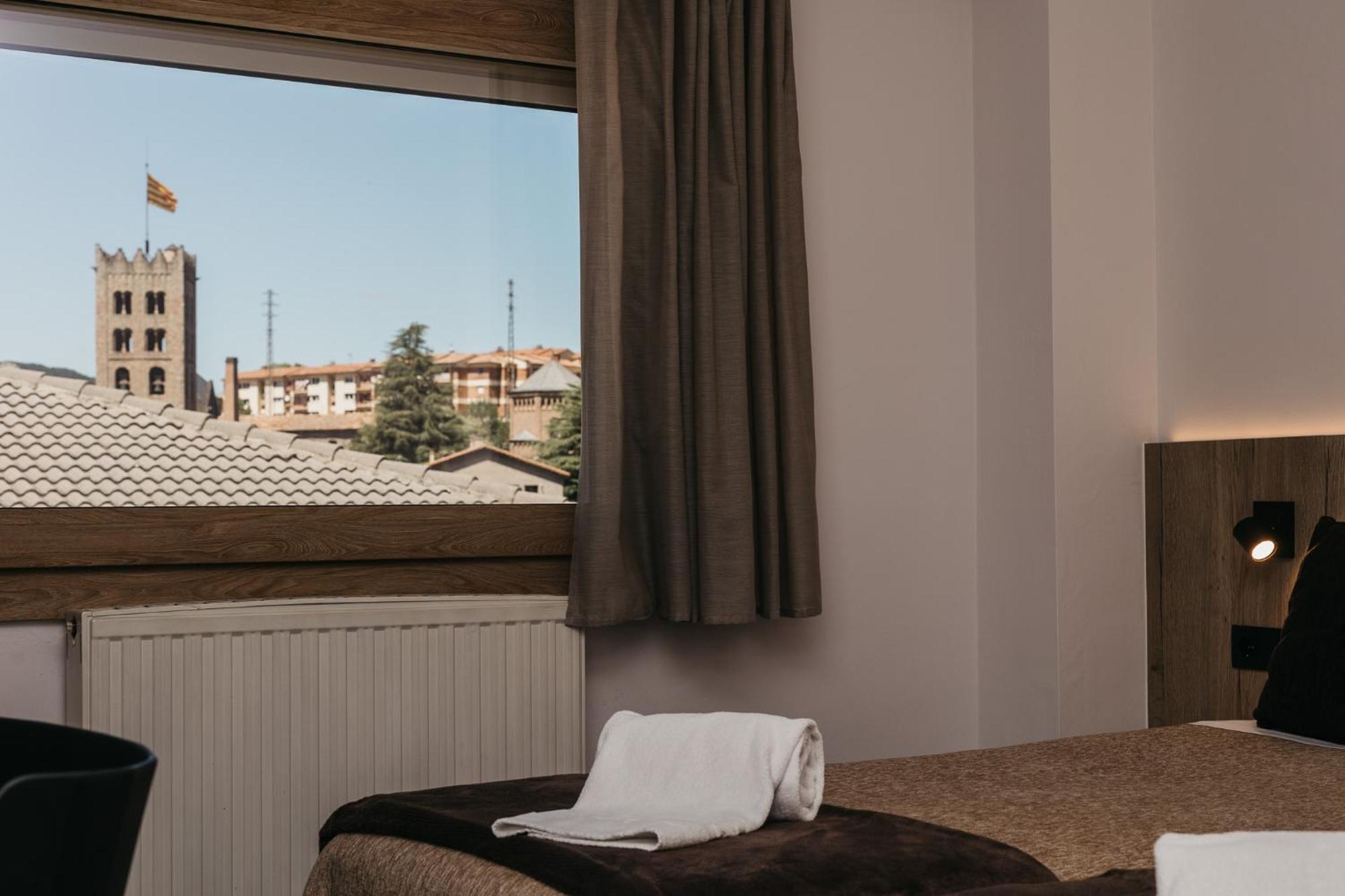 La Trobada Hotel Sport 里波尔 外观 照片