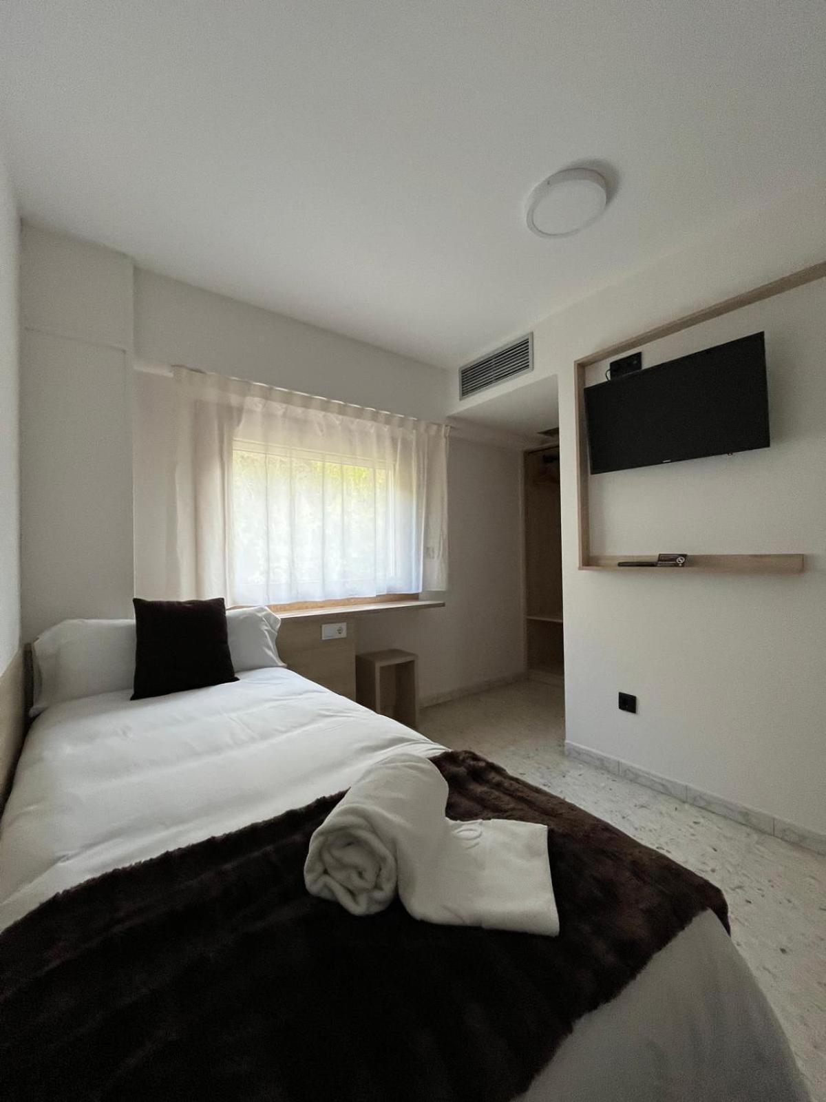 La Trobada Hotel Sport 里波尔 外观 照片