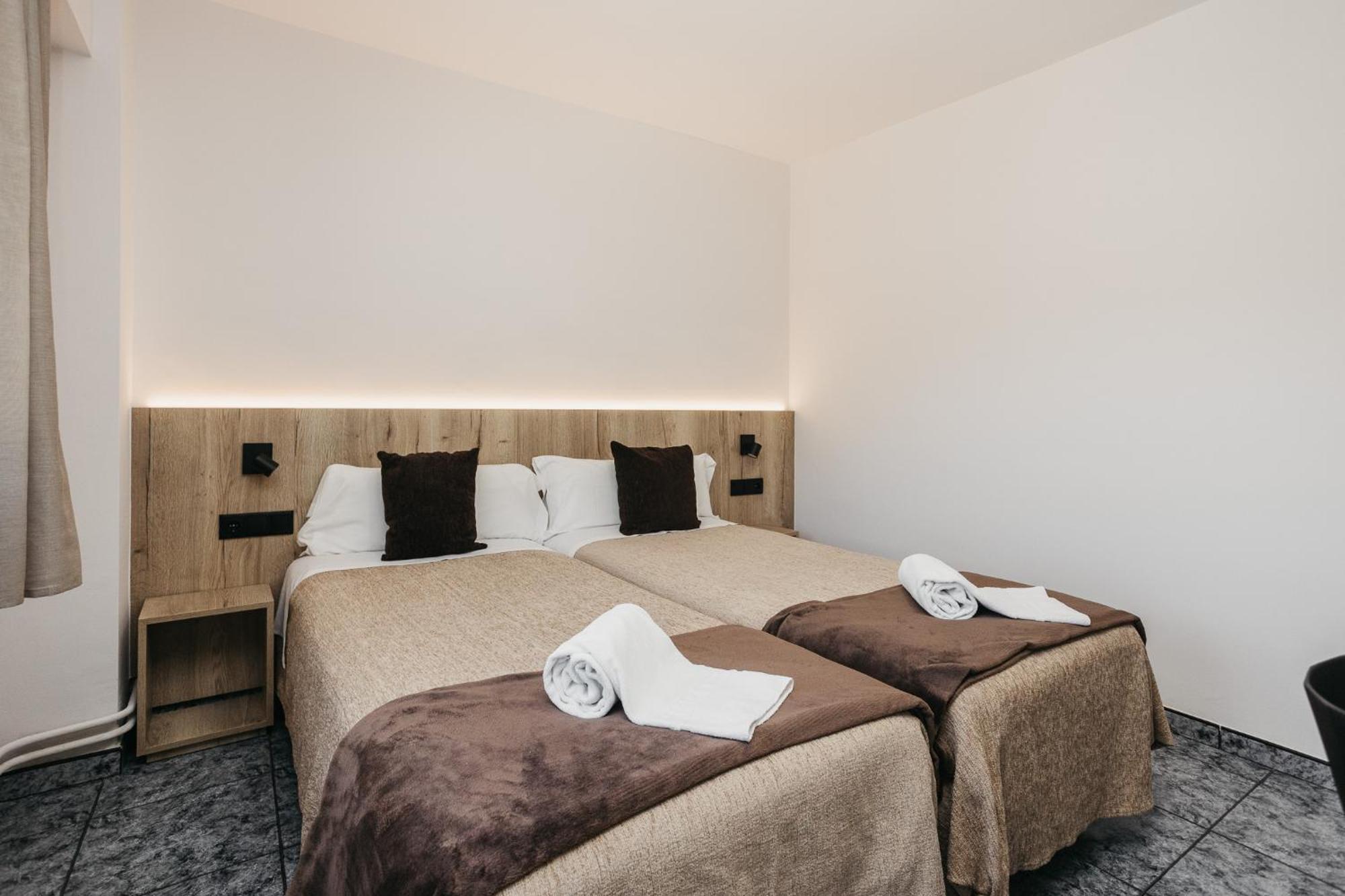 La Trobada Hotel Sport 里波尔 外观 照片
