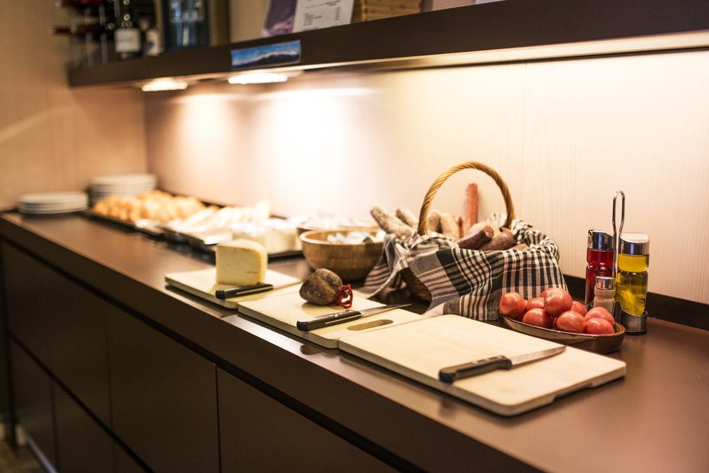 La Trobada Hotel Sport 里波尔 外观 照片